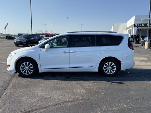 Used 2018 Chrysler Pacifica Touring-L image 5