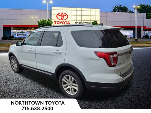 Used 2019 Ford Explorer XLT image 11