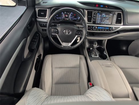 Used 2019 Toyota Highlander Plus image 9