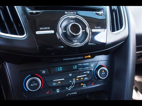 Used 2018 Ford Focus Titanium image 25