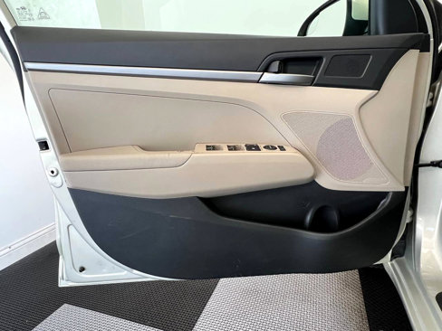 Used 2017 Hyundai Elantra SE image 7