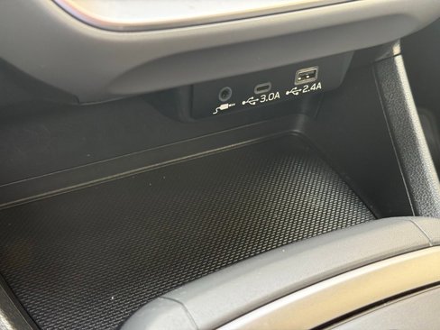 Used 2024 Subaru Crosstrek 2.0i Premium image 17