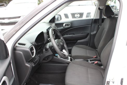 Used 2021 Hyundai Venue SE image 9