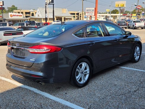 Used 2018 Ford Fusion SE w/ Fusion SE Technology Package image 7