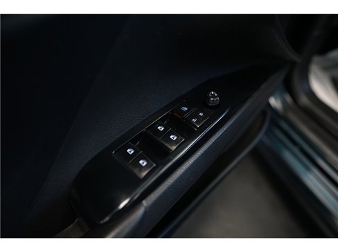 Used 2019 Toyota Camry SE w/ Carpet Mat Package image 16
