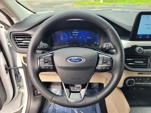 Certified 2022 Ford Escape SEL w/ Technology Package image 19