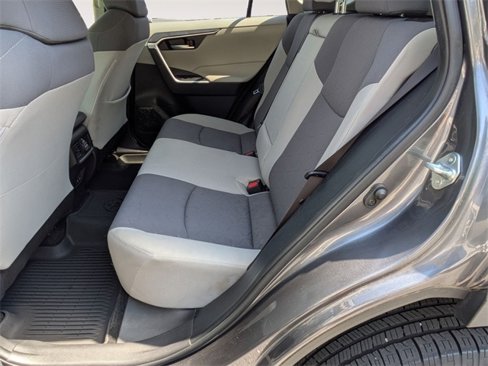 Used 2020 Toyota RAV4 XLE image 23