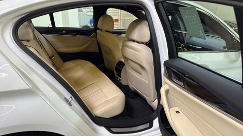 Used 2019 BMW 530e w/ Convenience Package image 23