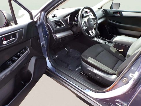 Used 2017 Subaru Outback 2.5i Premium image 18