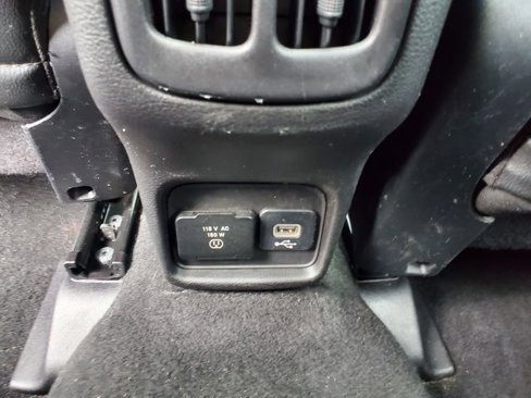 Used 2018 Jeep Compass Limited image 9
