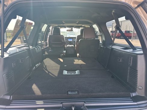 Used 2017 Ford Expedition EL Platinum image 40