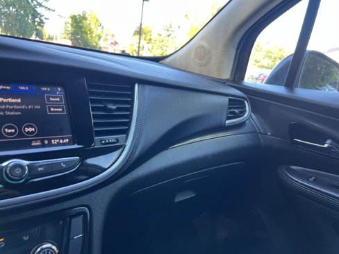Used 2022 Buick Encore Preferred image 16