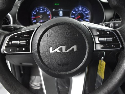 Used 2023 Kia Forte LXS image 28