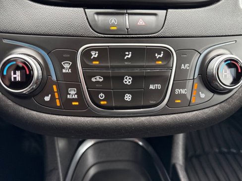 Used 2020 Chevrolet Malibu LT image 24