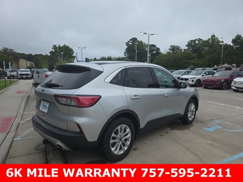 Used 2020 Ford Escape SE image 4