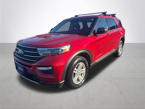 Used 2022 Ford Explorer XLT w/ Equipment Group 202A image 2