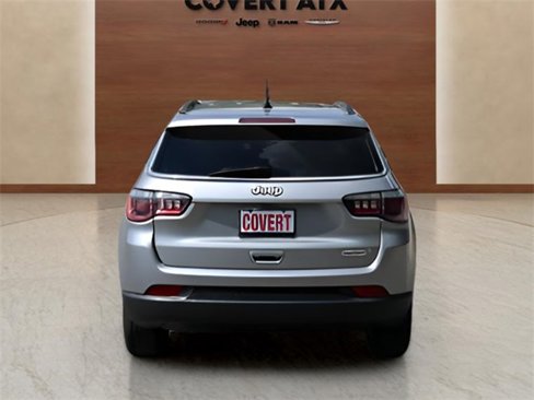 Used 2019 Jeep Compass Latitude image 4