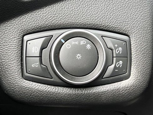 Used 2018 Ford Escape SE image 19