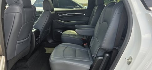 Used 2024 Buick Enclave Premium image 13