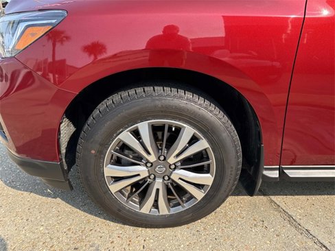 Certified 2018 Nissan Pathfinder S image 3