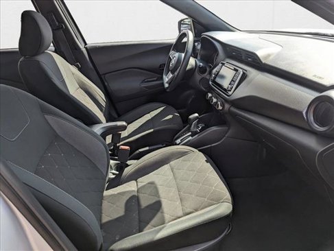 Used 2020 Nissan Kicks S image 21