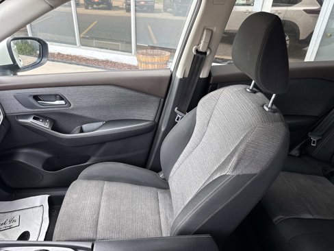 Used 2023 Nissan Rogue SV image 14