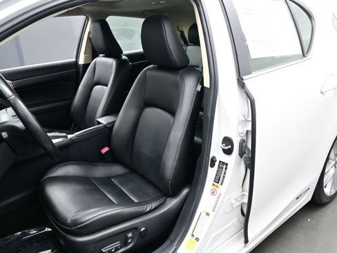 Used 2014 Lexus CT 200h image 12