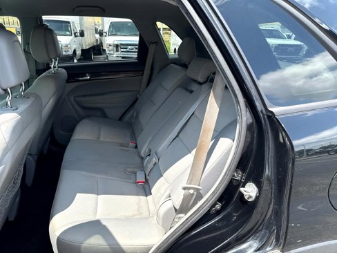 Used 2011 Kia Sorento LX w/ Convenience Pkg image 20