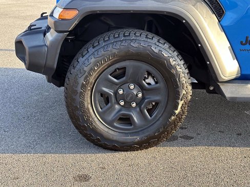 Used 2022 Jeep Wrangler Unlimited Sport image 11