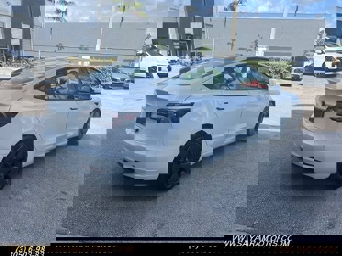 Used 2021 Tesla Model 3 Standard Range Plus image 8