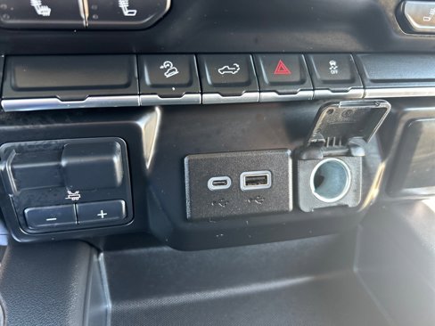 Used 2021 Chevrolet Silverado 1500 LT Trail Boss w/ LPO, Dark Essentials Package image 35