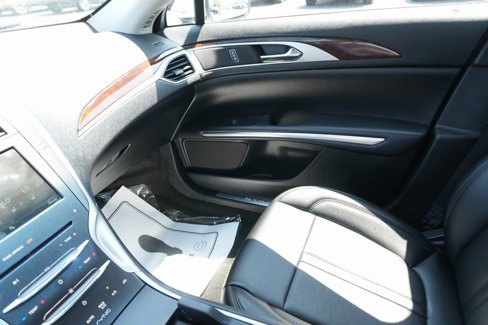 Used 2016 Lincoln MKZ AWD image 30