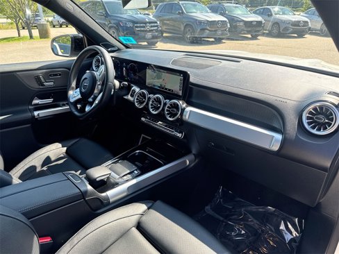 Used 2023 Mercedes-Benz EQB 300 4MATIC image 25