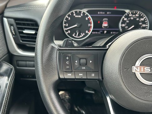 Used 2023 Nissan Rogue SV image 39