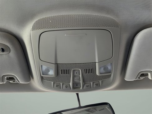 Used 2017 Ford Fusion SE w/ Fusion SE Technology Package image 18