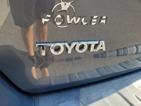 Used 2010 Toyota Sequoia Platinum image 10