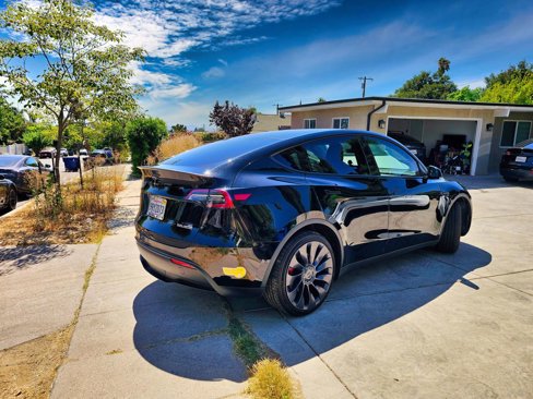Used 2021 Tesla Model Y Performance image 4