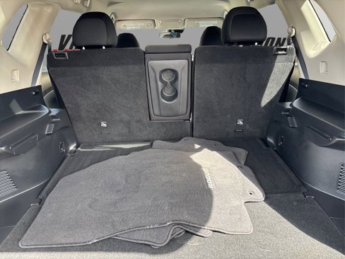 Used 2019 Nissan Rogue SV w/ Premium Package image 10