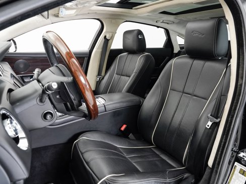 Used 2012 Jaguar XJ L image 5