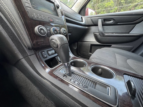 Used 2017 Chevrolet Traverse LT w/ Style and Technology Package image 33
