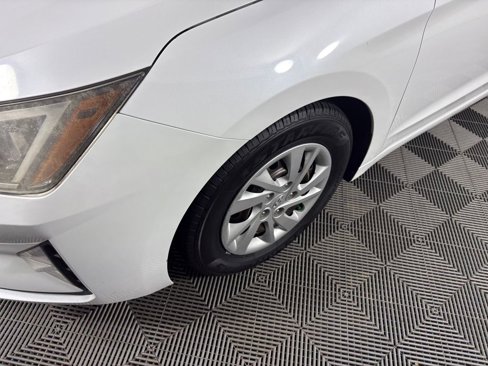 Used 2019 Hyundai Elantra SE w/ Cargo Package image 10