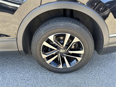 Certified 2022 Volkswagen Tiguan S image 6