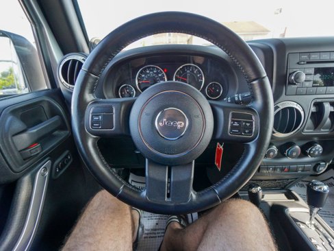 Used 2012 Jeep Wrangler Sahara image 14