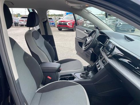 Certified 2022 Volkswagen Taos S image 10