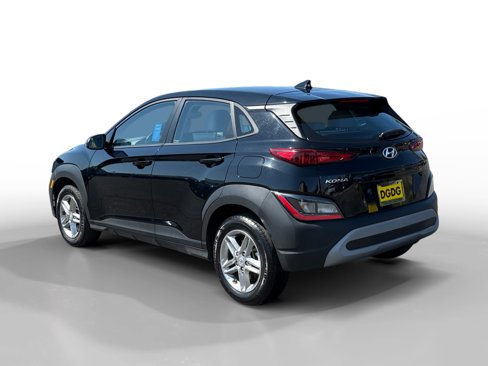 Used 2023 Hyundai Kona SE image 3