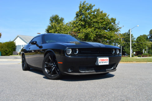 Used 2017 Dodge Challenger SXT Plus image 21