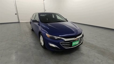 Used 2023 Chevrolet Malibu LS image 2