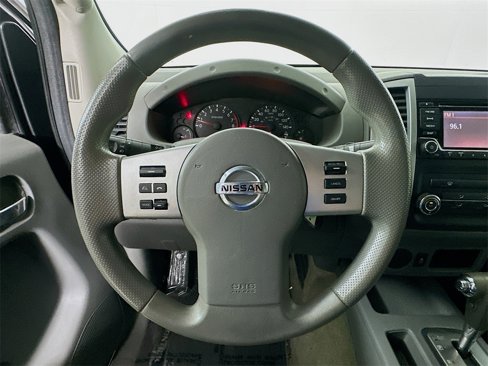 Used 2015 Nissan Frontier SV image 11