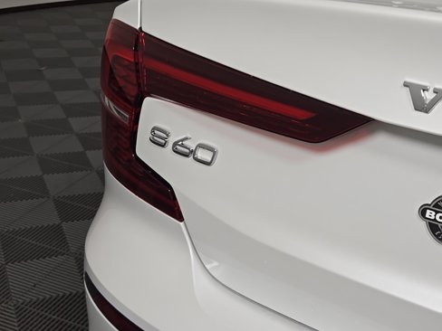 Certified 2025 Volvo S60 B5 Core image 9