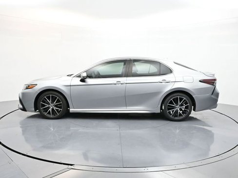 Used 2021 Toyota Camry SE image 8